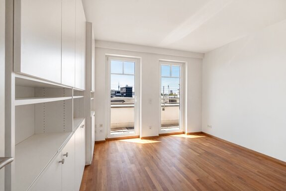 Bright rooms with a view into the distance