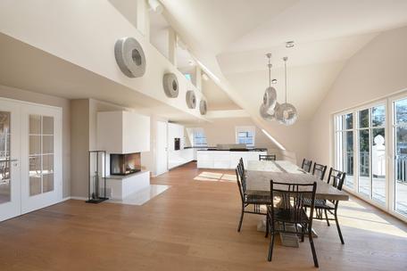 Penthouse-Wohnung über zwei Etagen mit sonniger Dachterrasse in ruhiger Lage