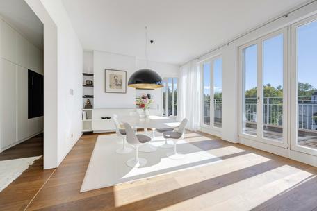 Penthouseflair: High-End-Stadtdomizil mit Premium-Ausstattung und Dachterrasse