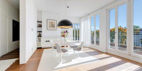 Penthouseflair: High-End-Stadtdomizil mit Premium-Ausstattung und Dachterrasse