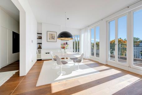Penthouseflair: High-End-Stadtdomizil mit Premium-Ausstattung und Dachterrasse