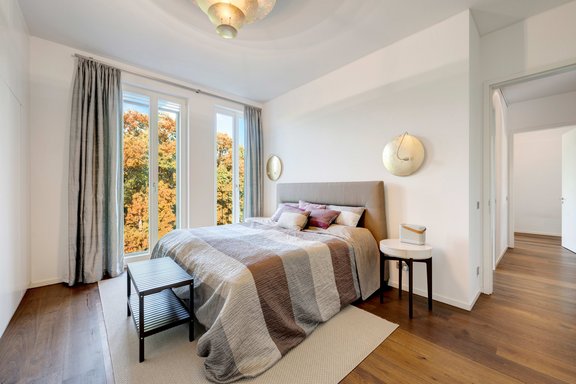 Ruhiges, helles Schlafzimmer...