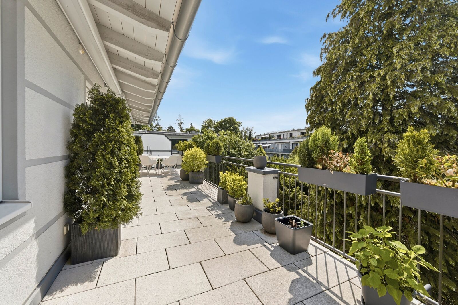 Charmante 3-Zimmer-Wohnung mit großzügiger Dachterrasse
