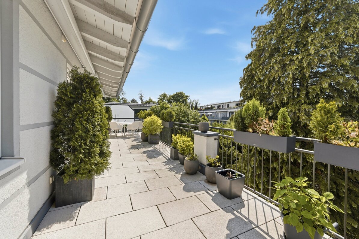 Charming 3-room apartment with a spacious rooftop terrace