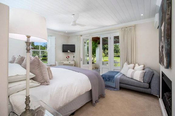 Bedroom with terrace