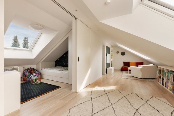 Dachstudio mit zwei flexibel abtrennbaren Zimmern