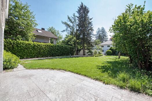 An Inviting Outdoor Paradise