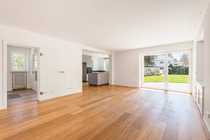 Wohnzimmer mit Südterrasse