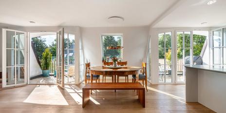 Perfekt gegliedert: 4,5-Zimmer-Wohnung mit Dachterrassen und Designer-Ausstattung