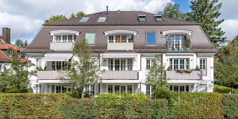 Perfekt gegliedert: 4,5-Zimmer-Wohnung mit Dachterrassen und Designer-Ausstattung