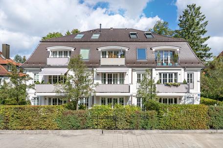 Perfekt gegliedert: 4,5-Zimmer-Wohnung mit Dachterrassen und Designer-Ausstattung