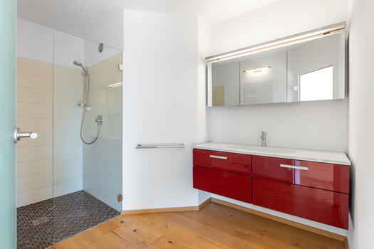 Bathroom on the 2nd floor