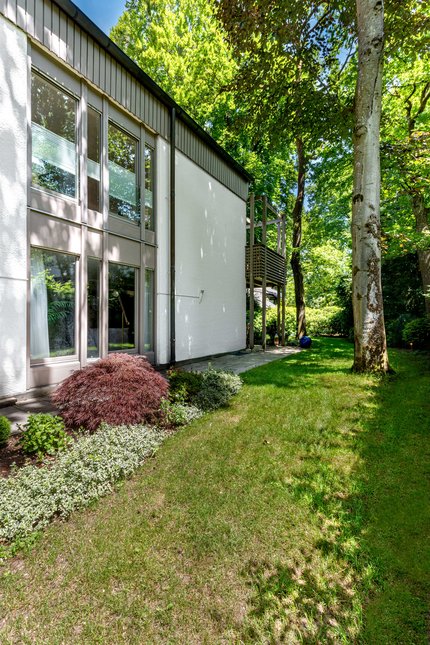 Zweiseitig umlaufender Garten