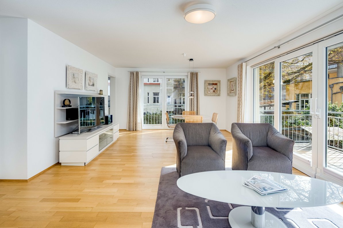 Living/dining area