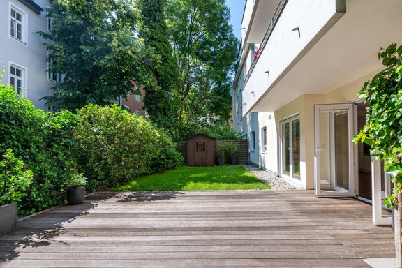 Eingewachsener Garten