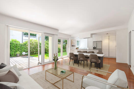 Spacious living/dining area