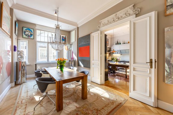 Prestigious dining room