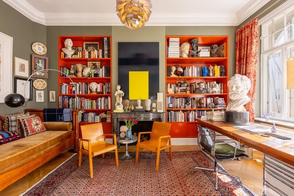 Ceiling stucco and decorative fireplace