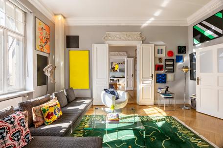 Magnificent 4- to 5-room apartment in a historic Art Nouveau building dating from 1899