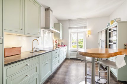 Edle Schreinereinbauküche