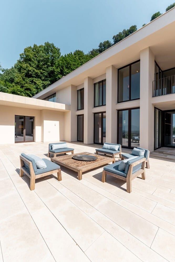 Sonnige Terrasse