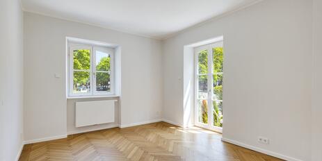 Privatgarten und Altbau-Ambiente: Charmante 3-Zimmer-Wohnung am Schlosskanal