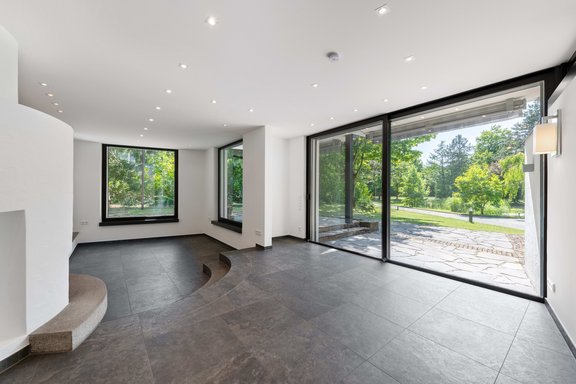 Lichterfüllter Livingbereich