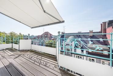 Puristic-elegant, light-filled 2-room apartment with south-facing terrace in quiet top location