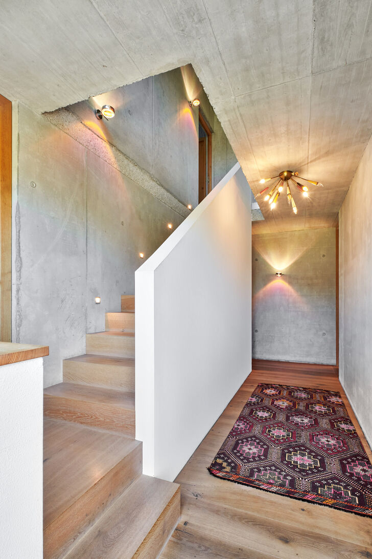 Sichtbeton und Holz