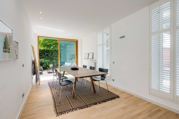 Sonnendurchflutetes Esszimmer