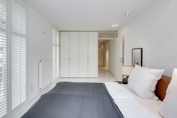 Deckenhohe Einbauten