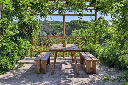 Kleine Frühstücksterrasse