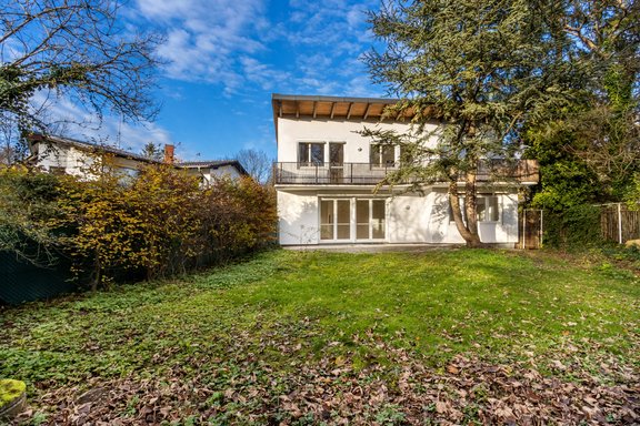 Nahezu alle Räume orientieren sich nach Süden und bieten Gartenblicke