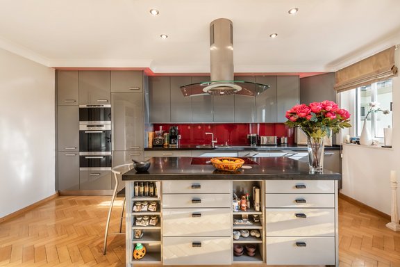 Custom made fitted kitchen