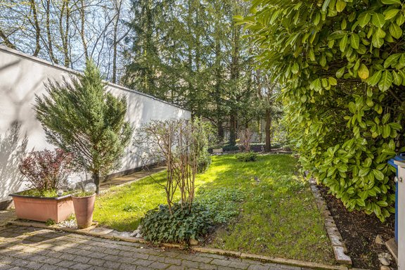 Sonniger Südwest-Garten