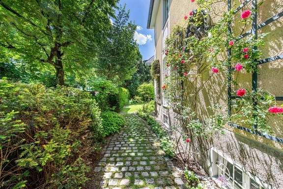 Vorgarten an der Alleestraße