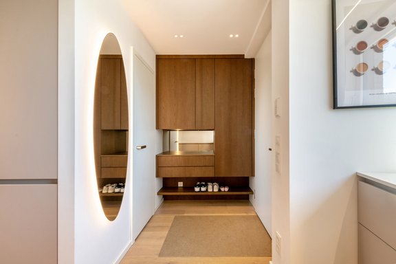 Custom-designed entryway