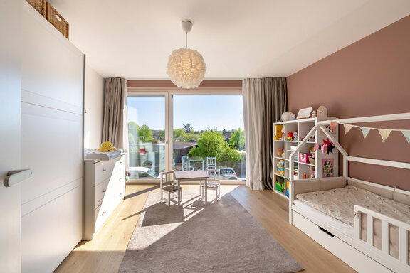 Großzügiges Kinderzimmer
