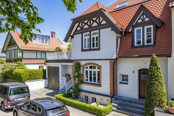 Denkmalgeschützte Villenhälfte