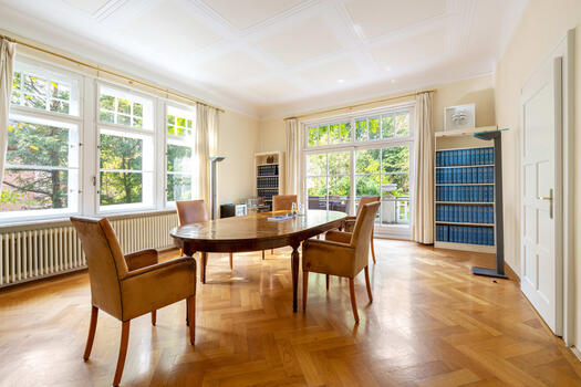 Herringbone parquet and stucco