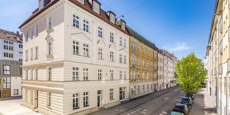 A rare find in Glockenbach: A high-end residential and commercial complex comprising a newly renovated historic building and a new construction