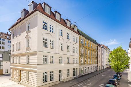 A rare find in Glockenbach: A high-end residential and commercial complex comprising a newly renovated historic building and a new construction