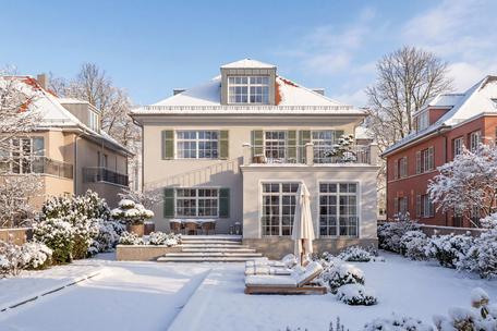 Rarität im Herzen Gern: Baugrundstück von 580 m² für Villa oder Doppelhaus