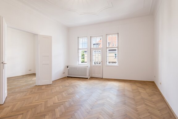 Spacious bedroom