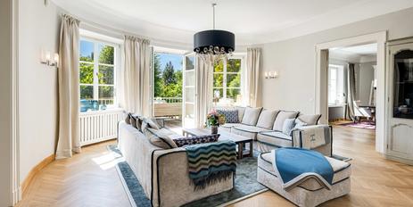 Rarität im Herzen Starnbergs: Atemberaubende Altbau-Villa mit 14 Zimmern, Pool und Alpenblick
