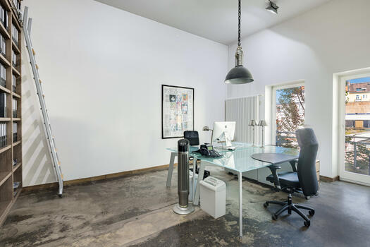 Einzelbüro mit Balkonzugang