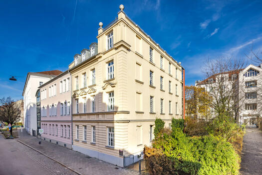 Imposantes Eckgebäude