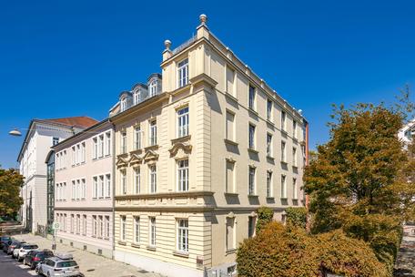 Rarity in Haidhausen: Spectacular historic loft over approx. 218 m² with real New York flair