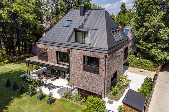 Die Architekten-Villa befindet sich in nobler Bogenhauser Lage