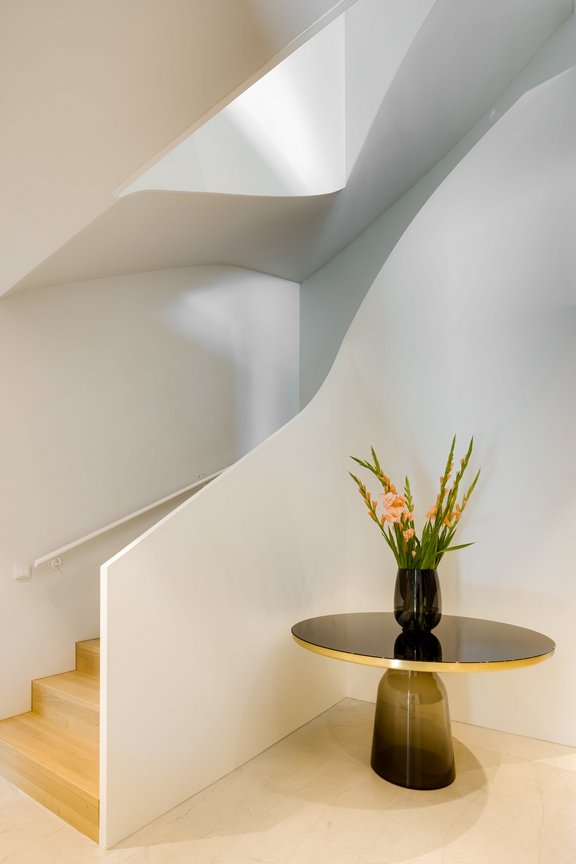 Entree mit eindrucksvollem Treppenhaus